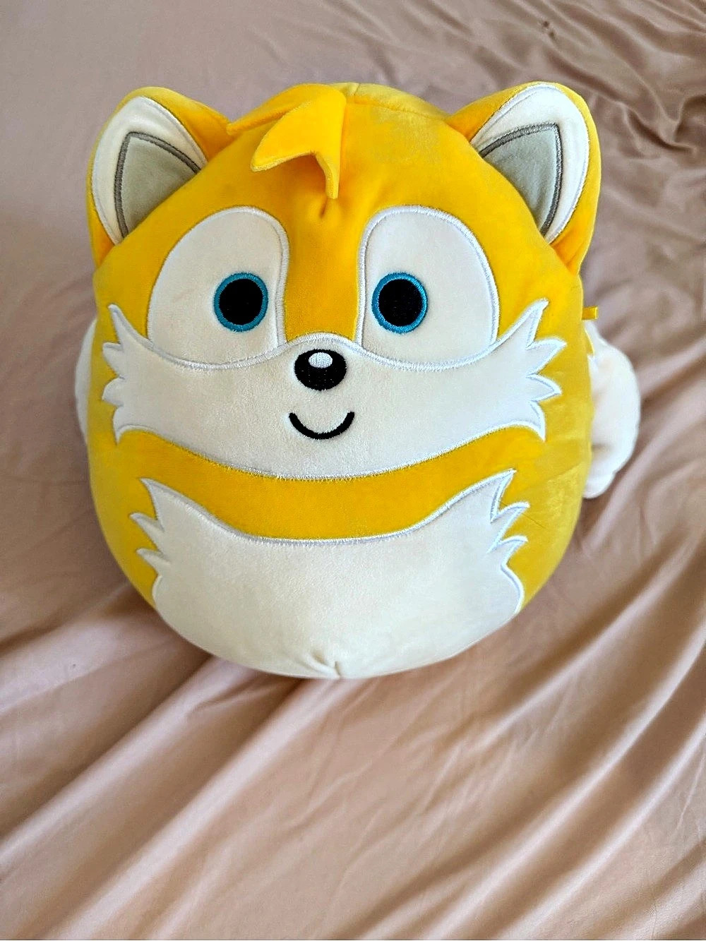 SEGA Sonic the Hedgehog Tails Cuddle Pillow Buddy Yellow & White